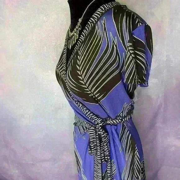 Alfani Wrap Dress Size Small Blue Black Leaf V-Neck Short Sleeve - Picture 2 of 9
